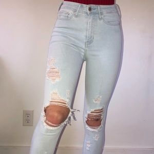 Hollister Lightwash Jeans